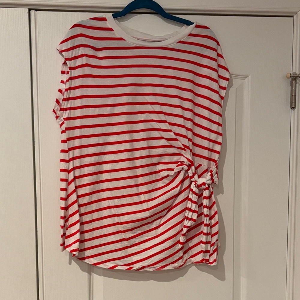 Old Navy Red and White Striped Short Sleeve Maternity Tee